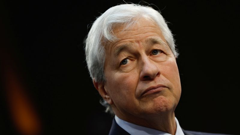 the-stock-market-is-shrinking-and-jamie-dimon-is-worried