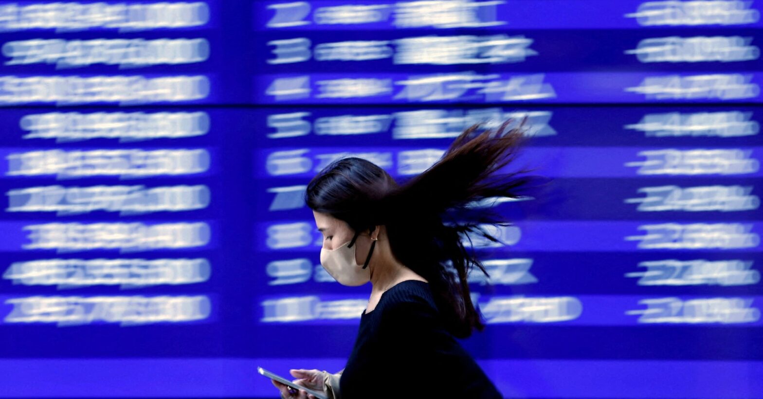 stocks-muted,-gold-at-new-peak-as-markets-weigh-fed-cut-timing