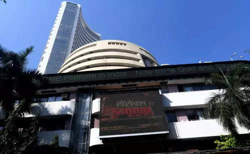 stock-market-plunges:-sensex-nifty-decline-in-friday’s-market-turmoil