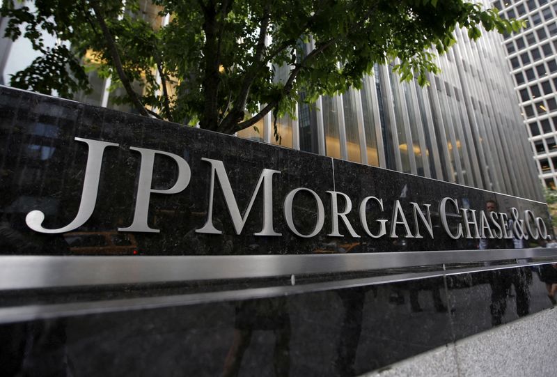 jpmorgan’s-profit-rises-on-interest-income-strength
