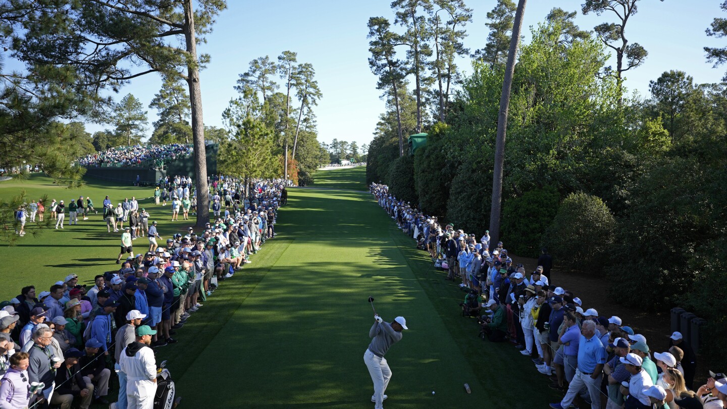 tiger-woods,-others-back-on-the-course-at-the-masters-to-begin-long-day-chasing-bryson-dechambeau