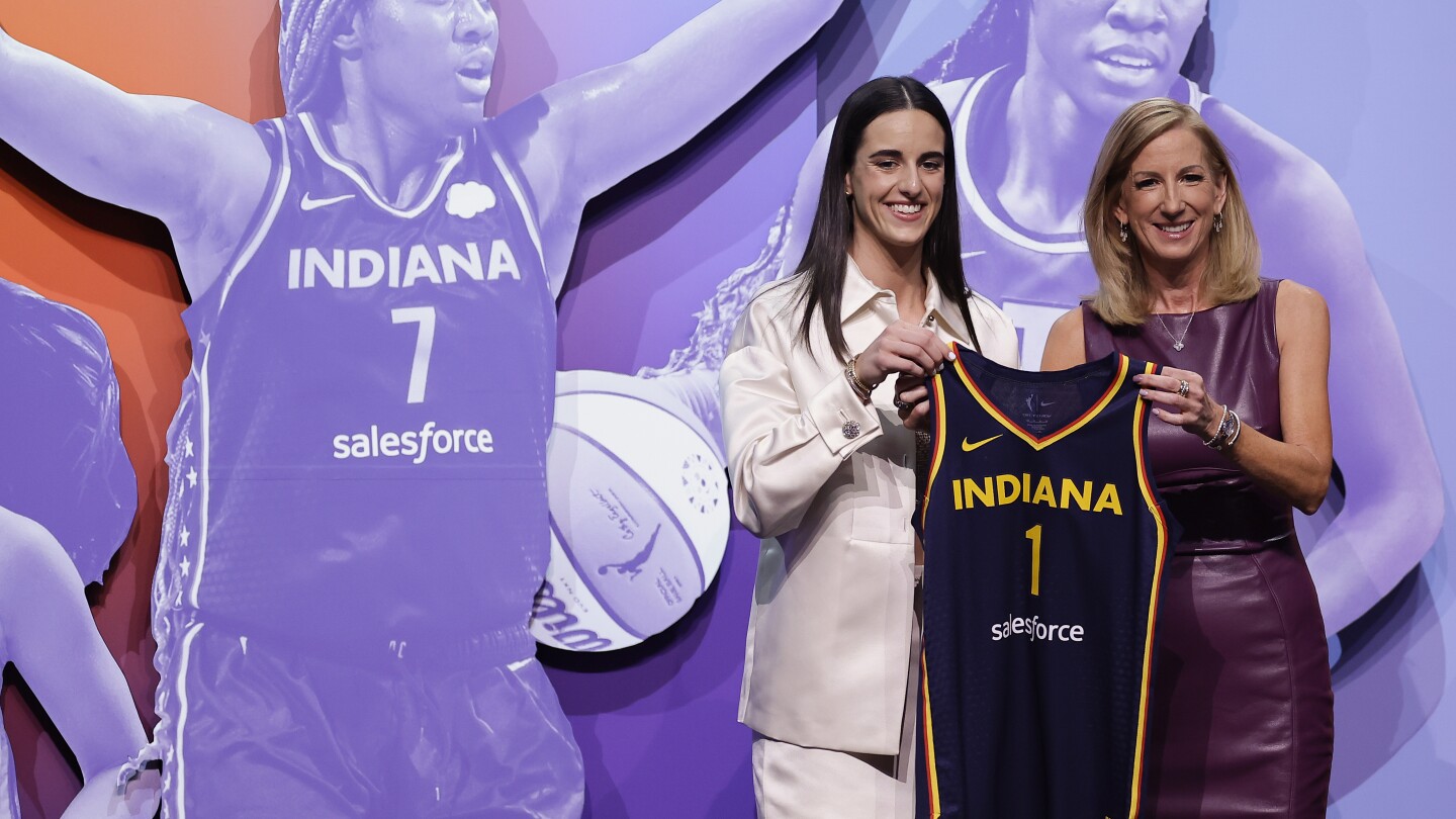 caitlin-clark,-other-college-standouts-have-been-prepping-for-wnba-draft-and-now-are-just-hours-away