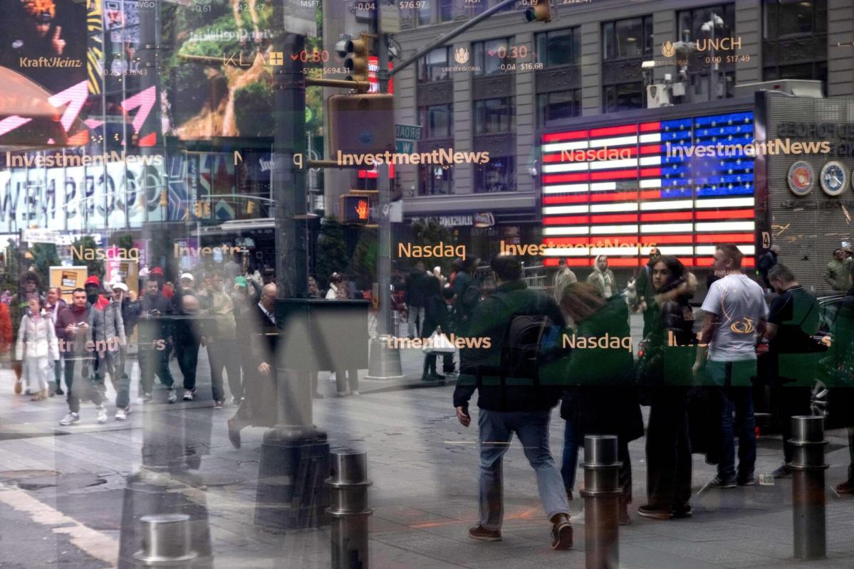 asia-stocks-to-fall-after-wall-street-tech-slump:-markets-wrap