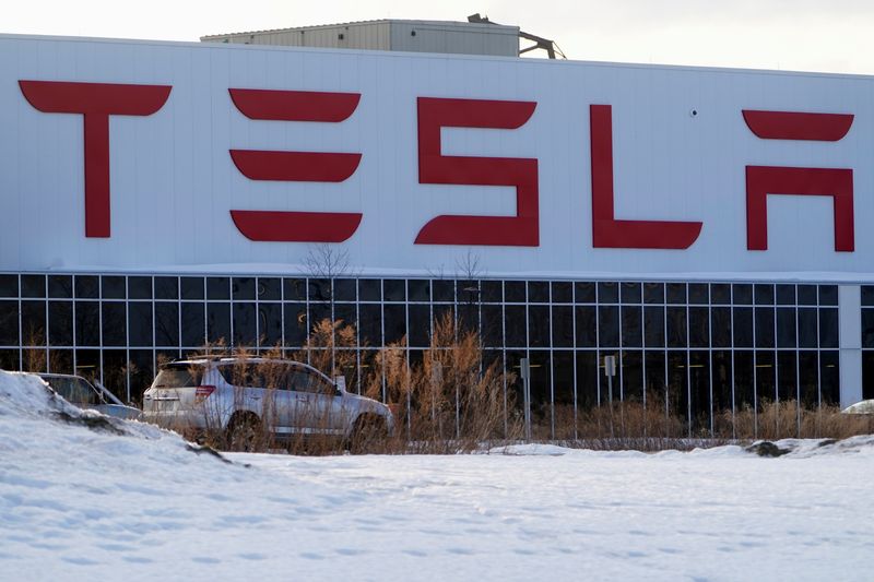 tesla-layoffs-include-14%-of-buffalo-workers,-warn-notice-shows