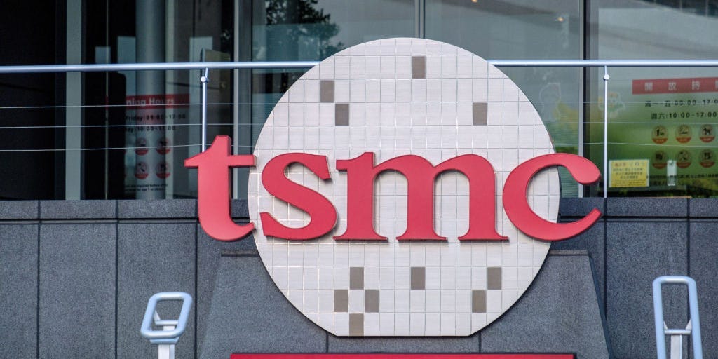 stock-market-today:-nasdaq-100-leads-us-futures-in-gains-after-ai-chipmaker-reports-strong-earnings-overnight