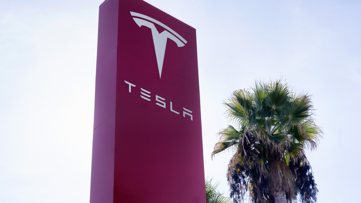 tesla-recalling-more-than-3,000-of-its-2024-cybertrucks-due-to-faulty-pedal