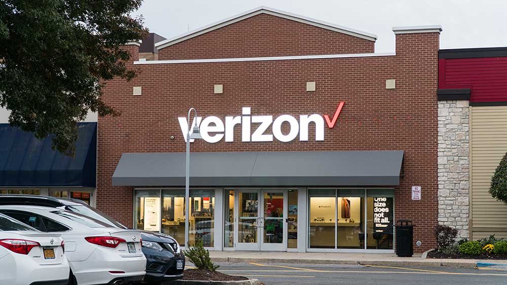 verizon-climbs-as-earnings,-wireless-service-revenue-beats
