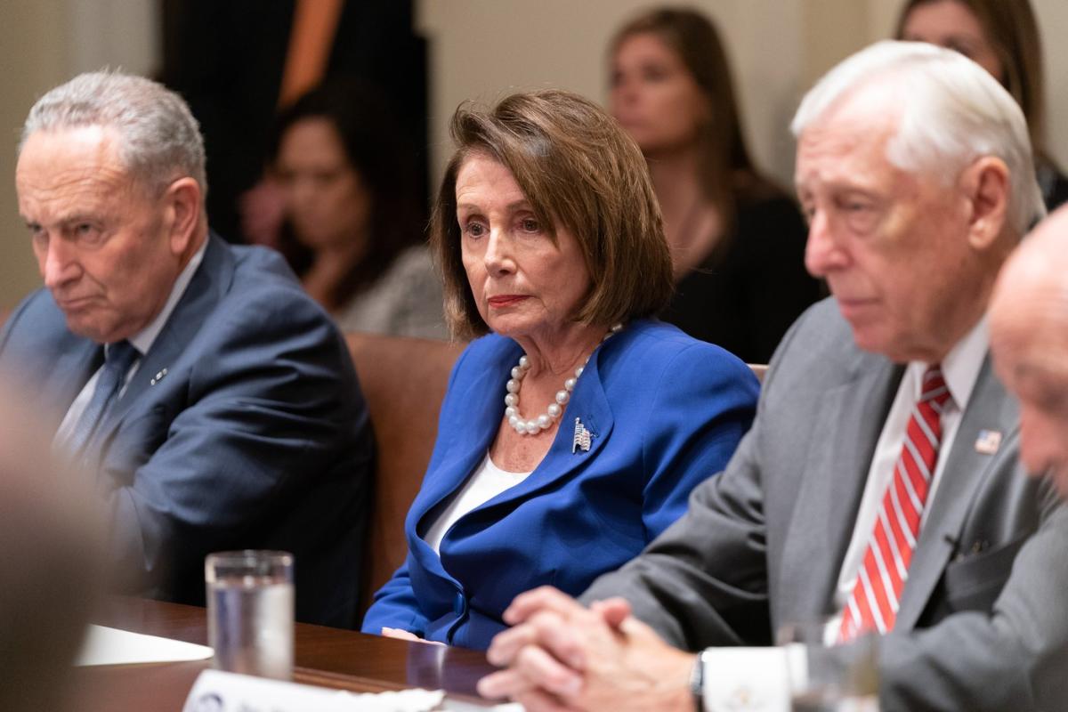 former-house-speaker-nancy-pelosi-can’t-stop-buying-the-1-artificial-intelligence-(ai)-stock-billionaires-have-been-eager-to-sell