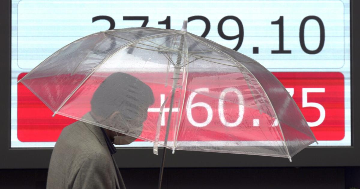 stock-market-today:-wall-street-climbs-to-kick-off-a-big-week-for-earnings-reports