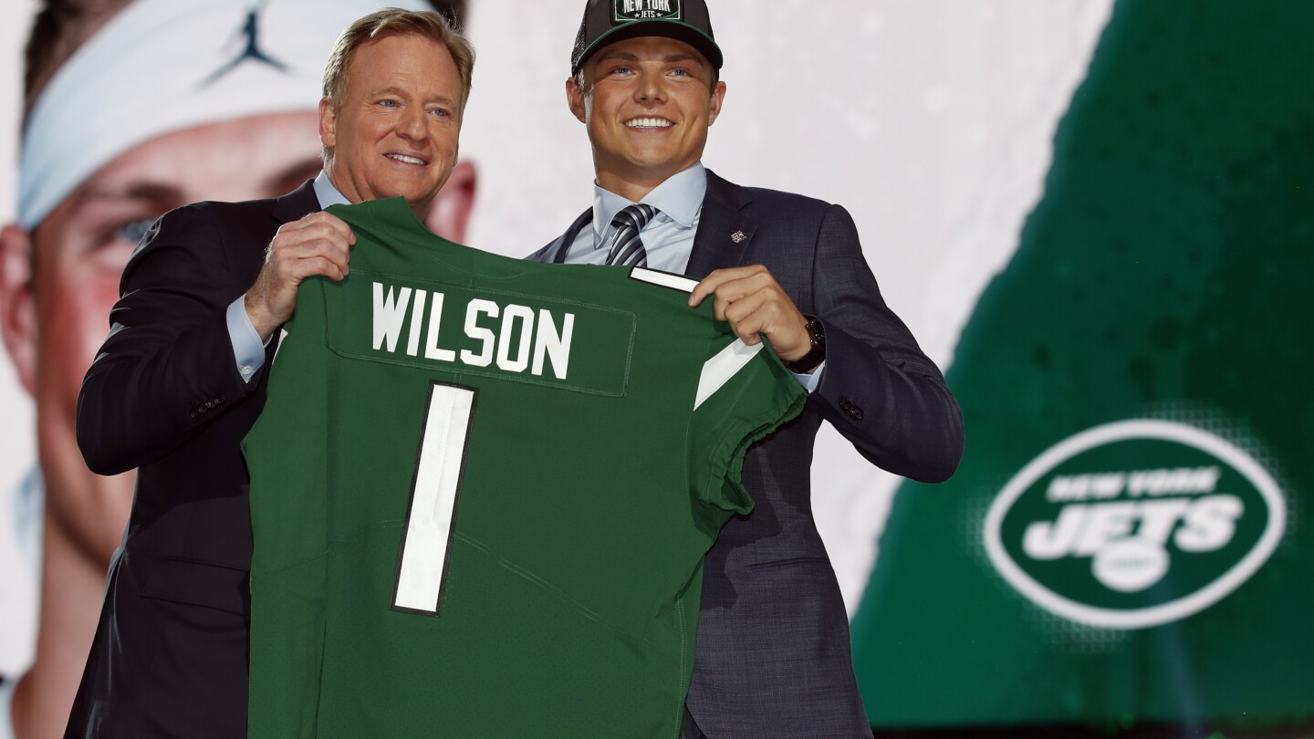 jets-trade-quarterback-zach-wilson-to-the-broncos,-ap-source-says