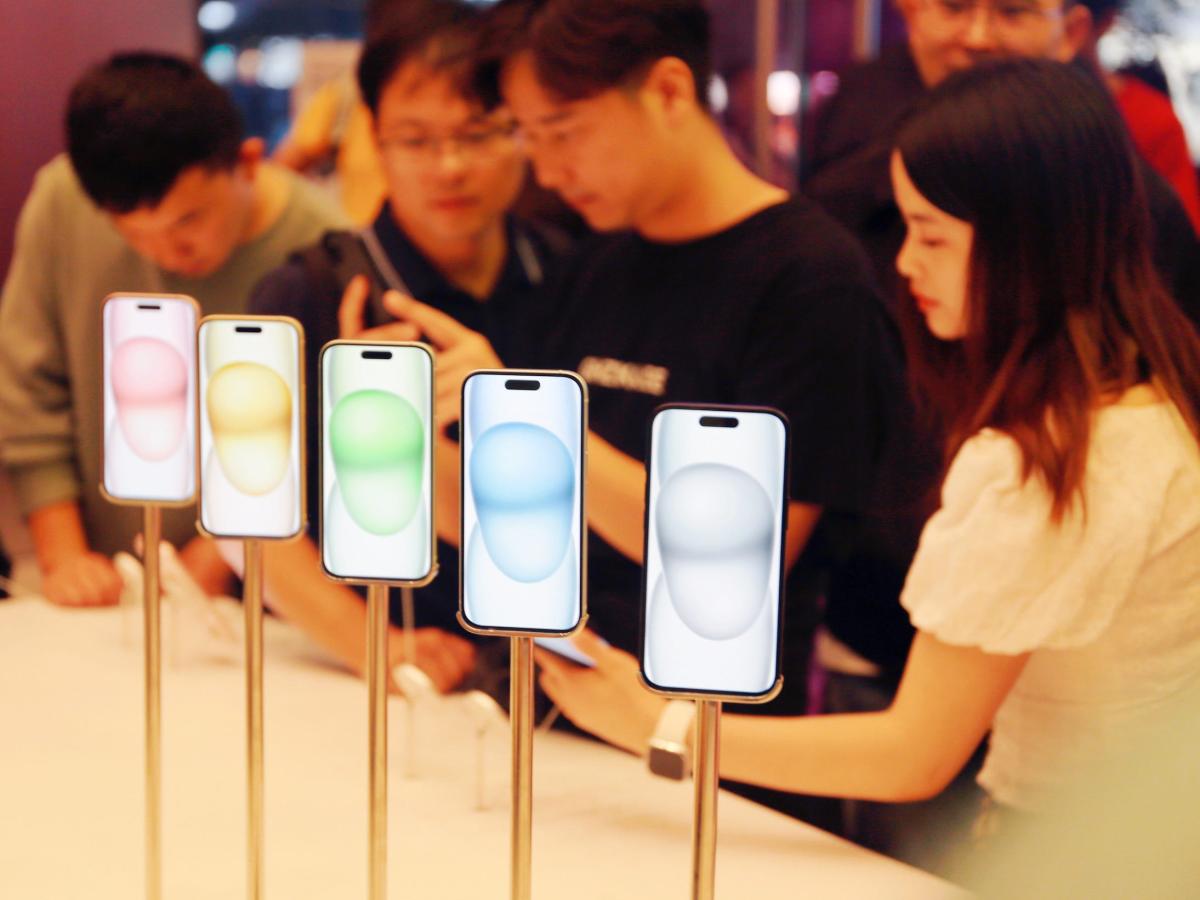 apple-stock-will-soar-36%-as-it-gears-up-to-launch-an-ai-enable-iphone,-bofa-says