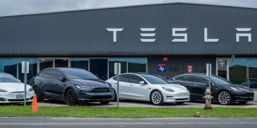 stock-market-today:-us-stocks-rise-as-mega-cap-earnings-take-the-spotlight