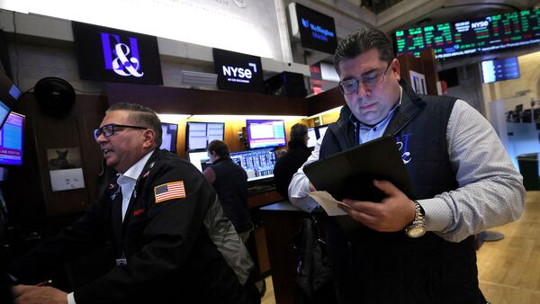 wall-street-today:-us-stocks-gain-led-by-chip-shares