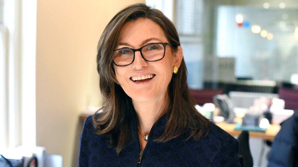 holding-6-ethereum-(eth)-could-make-you-a-millionaire,-according-to-cathie-wood