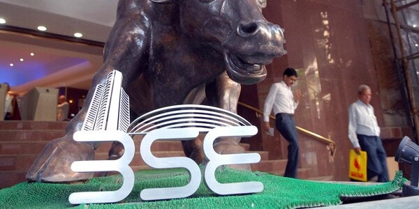 stock-market-live:-global-markets-up-as-me-tensions-ease;-focus-on-earnings