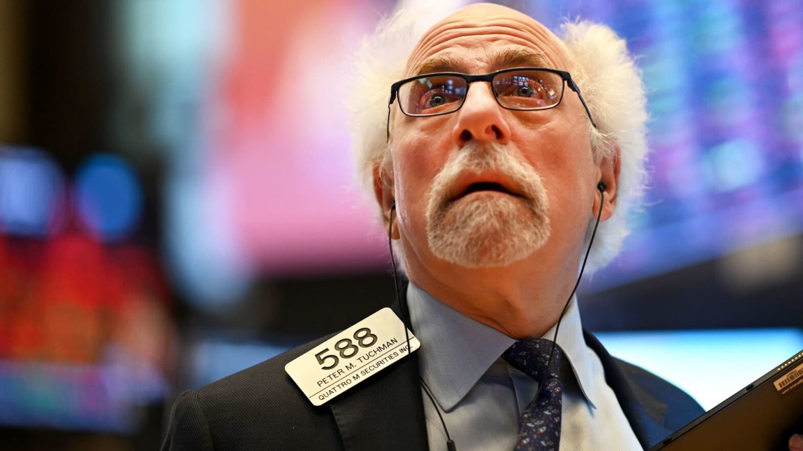 dow-drops-more-than-600-points-on-inflation-and-growth-concerns,-heads-for-biggest-drop-of-the-year:-live-updates