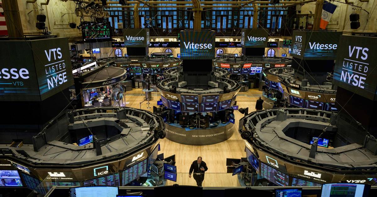 should-the-stock-market-never-close?