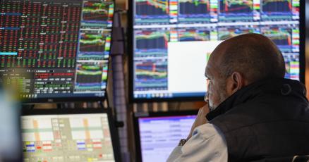 stock-market-today:-alphabet-and-microsoft-help-wall-street-clinch-its-best-week-in-nearly-6-months