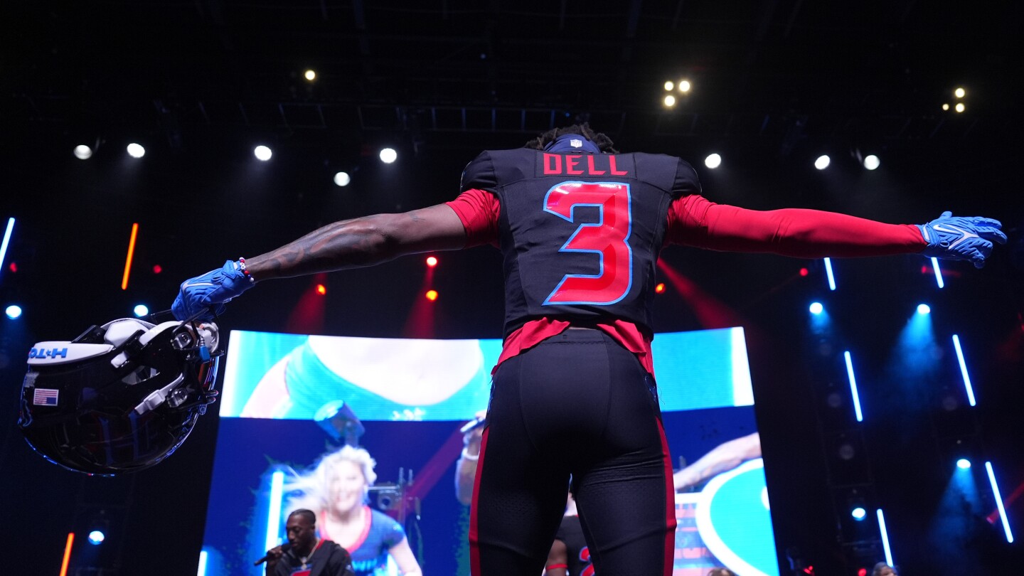 texans-wr-tank-dell-shot-in-florida,-sustains-minor-wound,-team-says