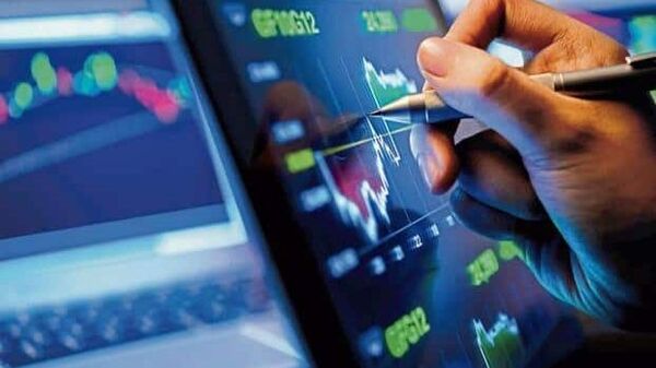 supreme-industries-share-price-surges-over-8%-buoyed-by-q4-result;-is-the-stock-buy-worthy?-here’s-what-experts-say