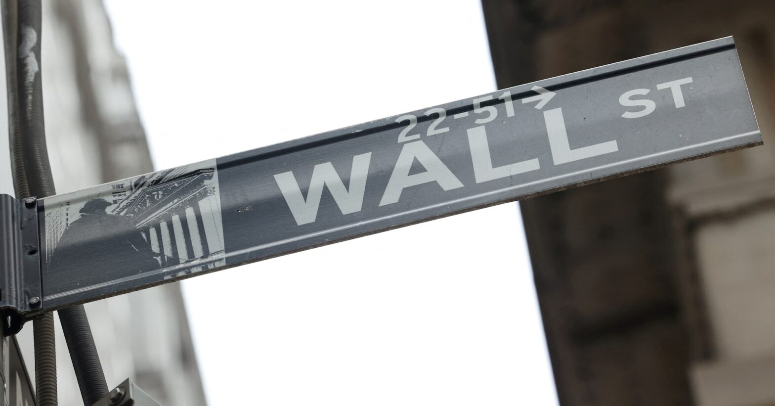 futures-inch-up-as-megacaps-extend-gains,-fed-verdict-on-tap