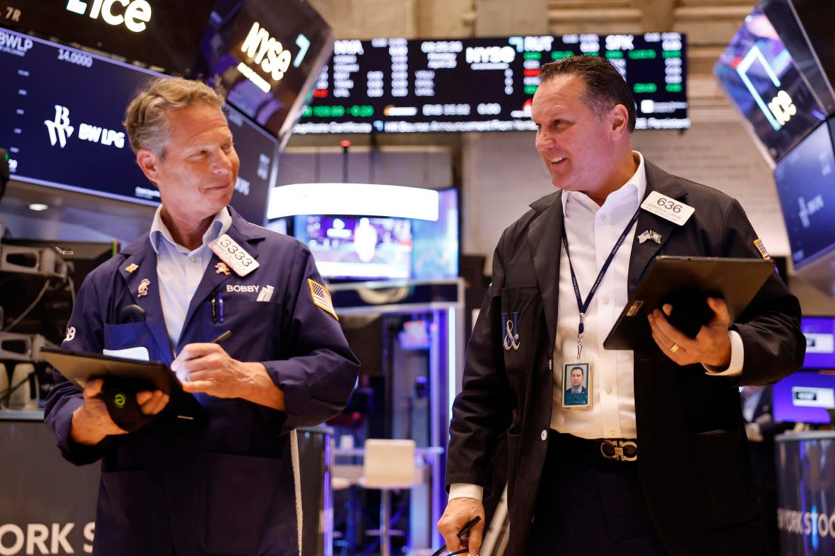 stock-market-today:-stock-futures-surge-after-soft-jobs-report,-apple-earnings-triumph