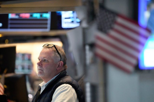 stock-market-today:-wall-street-surges-as-key-report-shows-pullback-in-hiring