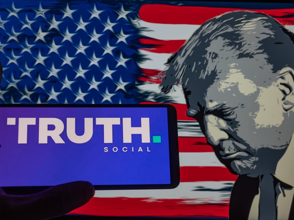 trump-media-stock-tumbles-as-the-sec-charges-its-auditor-with-‘massive-fraud’