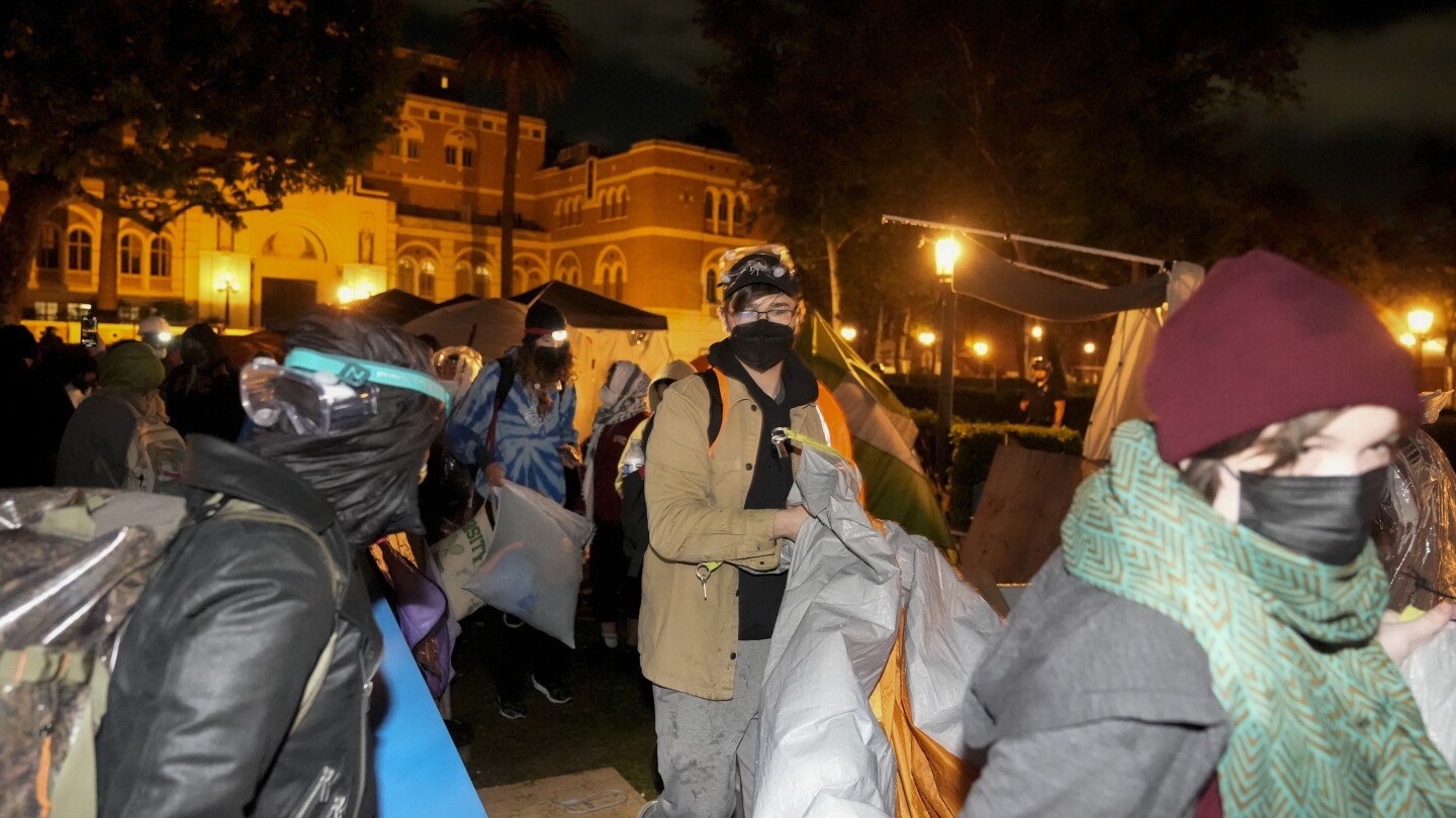 police-surround-pro-palestine-student-encampment-at-university-of-southern-california