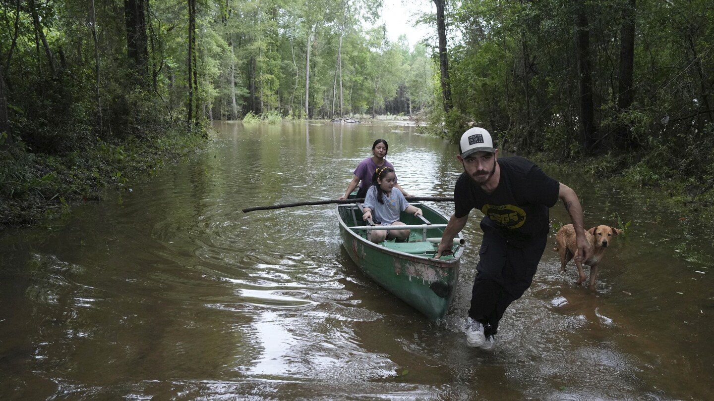 heavy-rains-ease-around-houston-but-flooding-remains-after-hundreds-of-rescues-and-evacuations