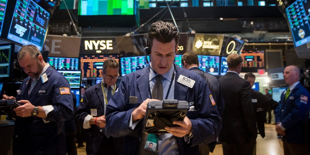 stock-market-today:-us-stocks-climb-on-solid-earnings-and-rate-cut-hopes