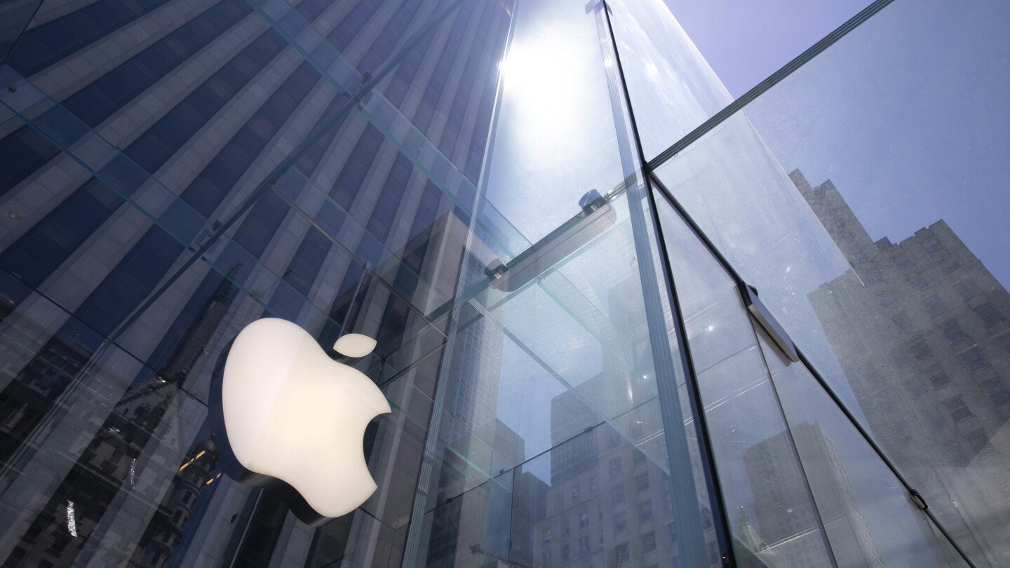 apple’s-biggest-announcements-from-its-ipad-event:-brighter-screen,-faster-processors-and-new-sizes