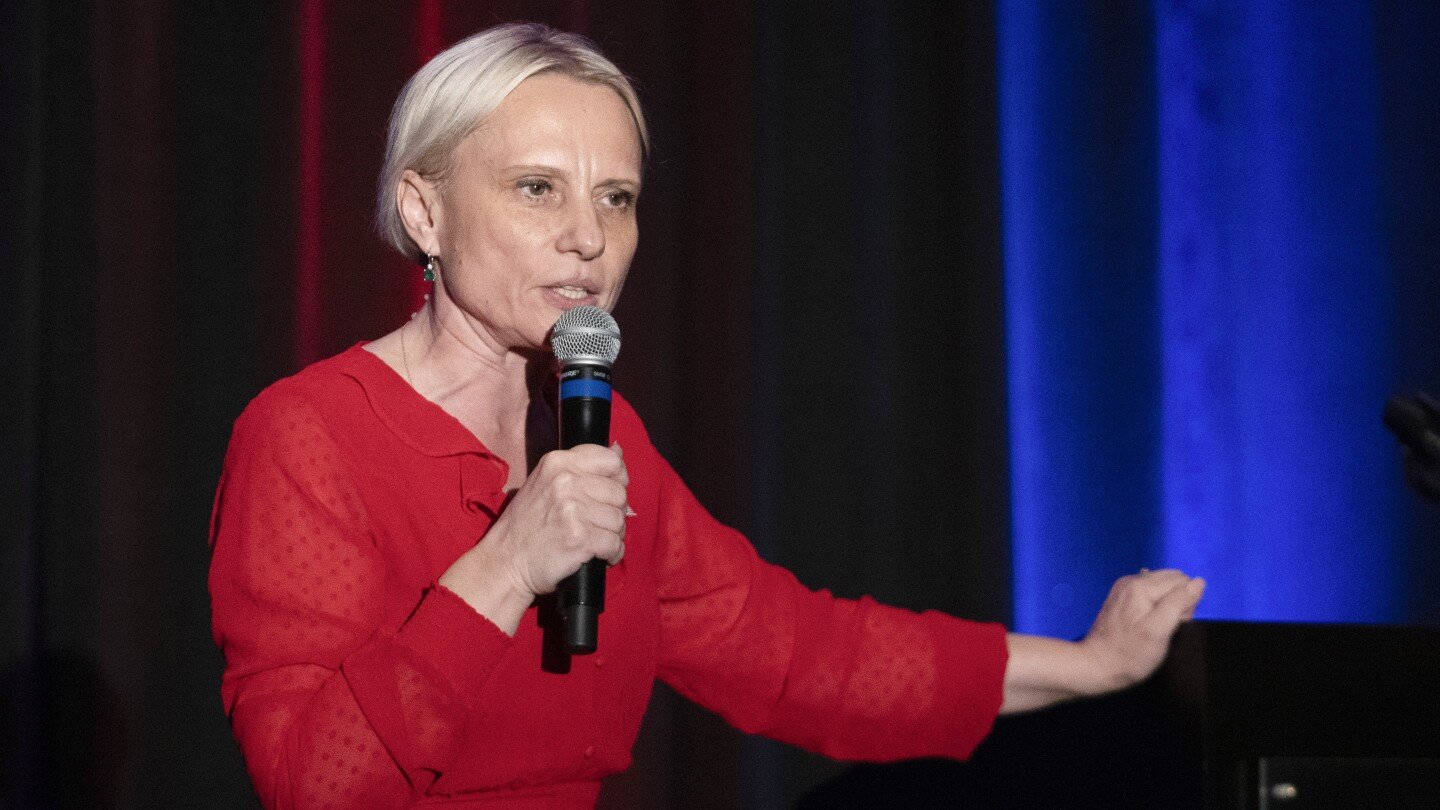 spartz-fends-off-republican-rivals-to-win-contentious-indiana-congressional-primary