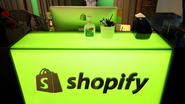us-stock-markets:-shopify-shares-tumble-over-21%-on-weak-q2-forecast