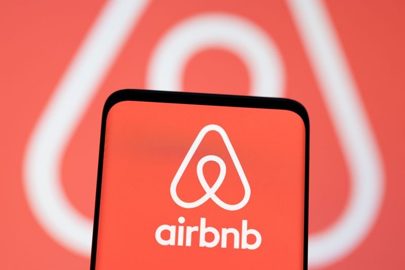 airbnb-posts-higher-profits-on-global-travel-demand