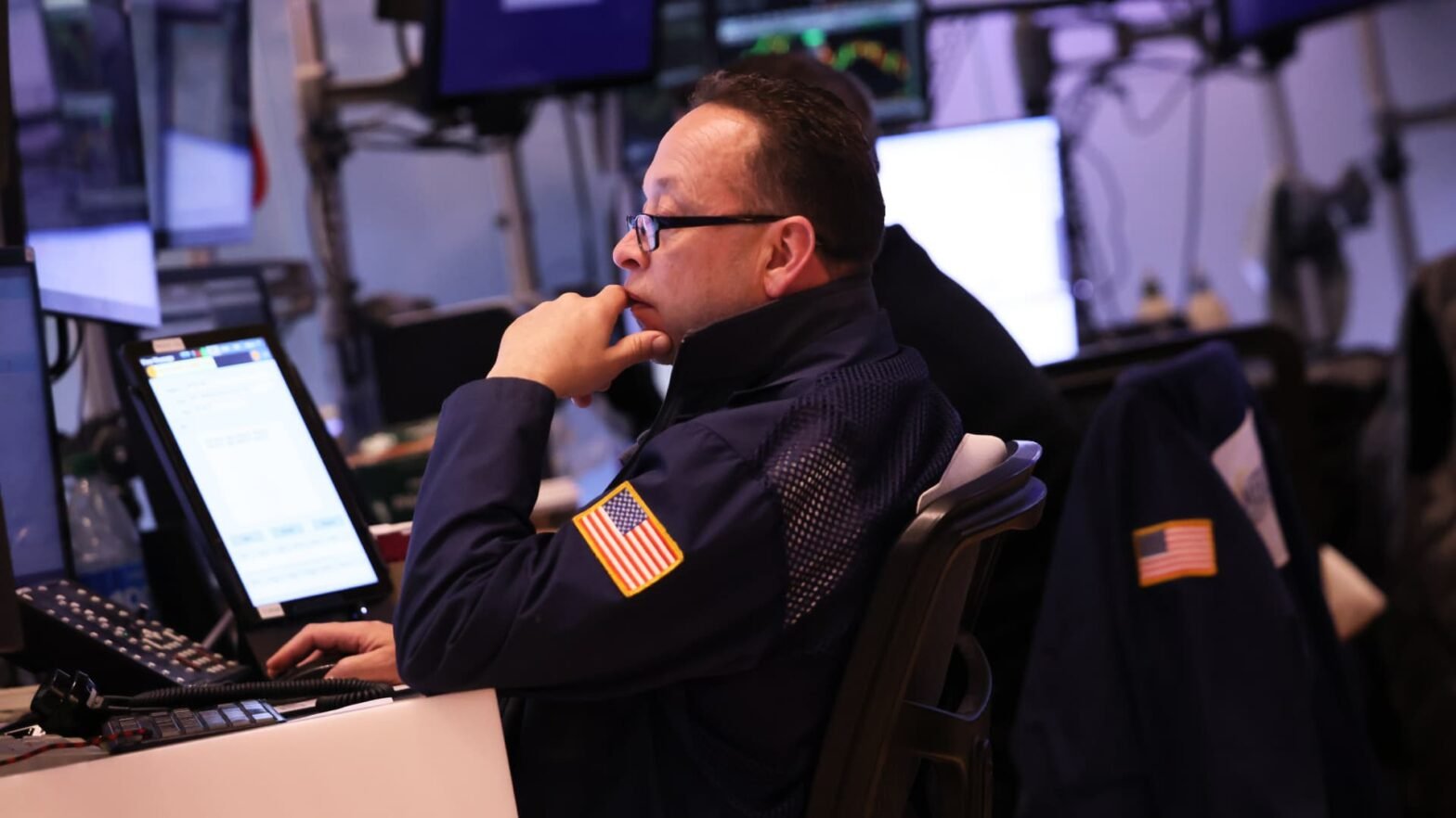 dow-futures-are-little-changed-after-index-posts-sixth-straight-positive-day:-live-updates