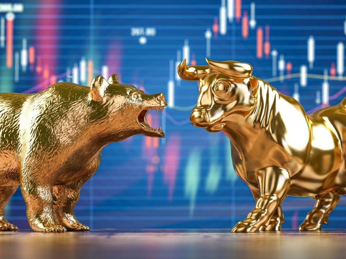 stocks-could-tank-after-an-ill-advised-‘melt-up’-if-the-fed-cuts-rates-to-avoid-recession