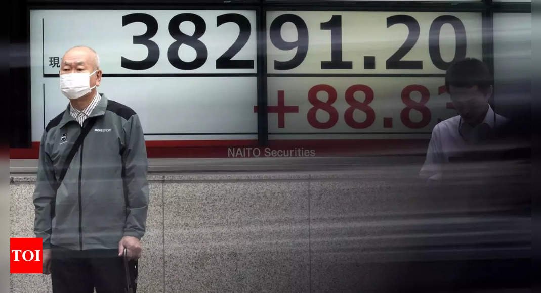 stock-market-today:-asian-shares-are-mixed-after-wall-st-rally-takes-s&p-500-near-record