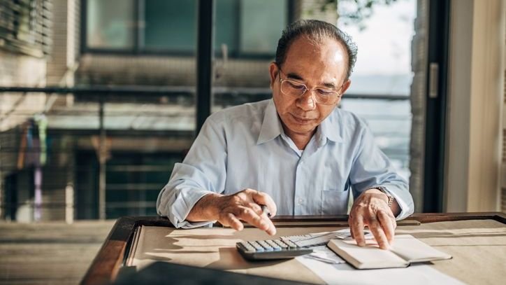 i’m-going-to-get-$3,300-per-month-from-social-security.-how-can-i-reduce-my-taxes?