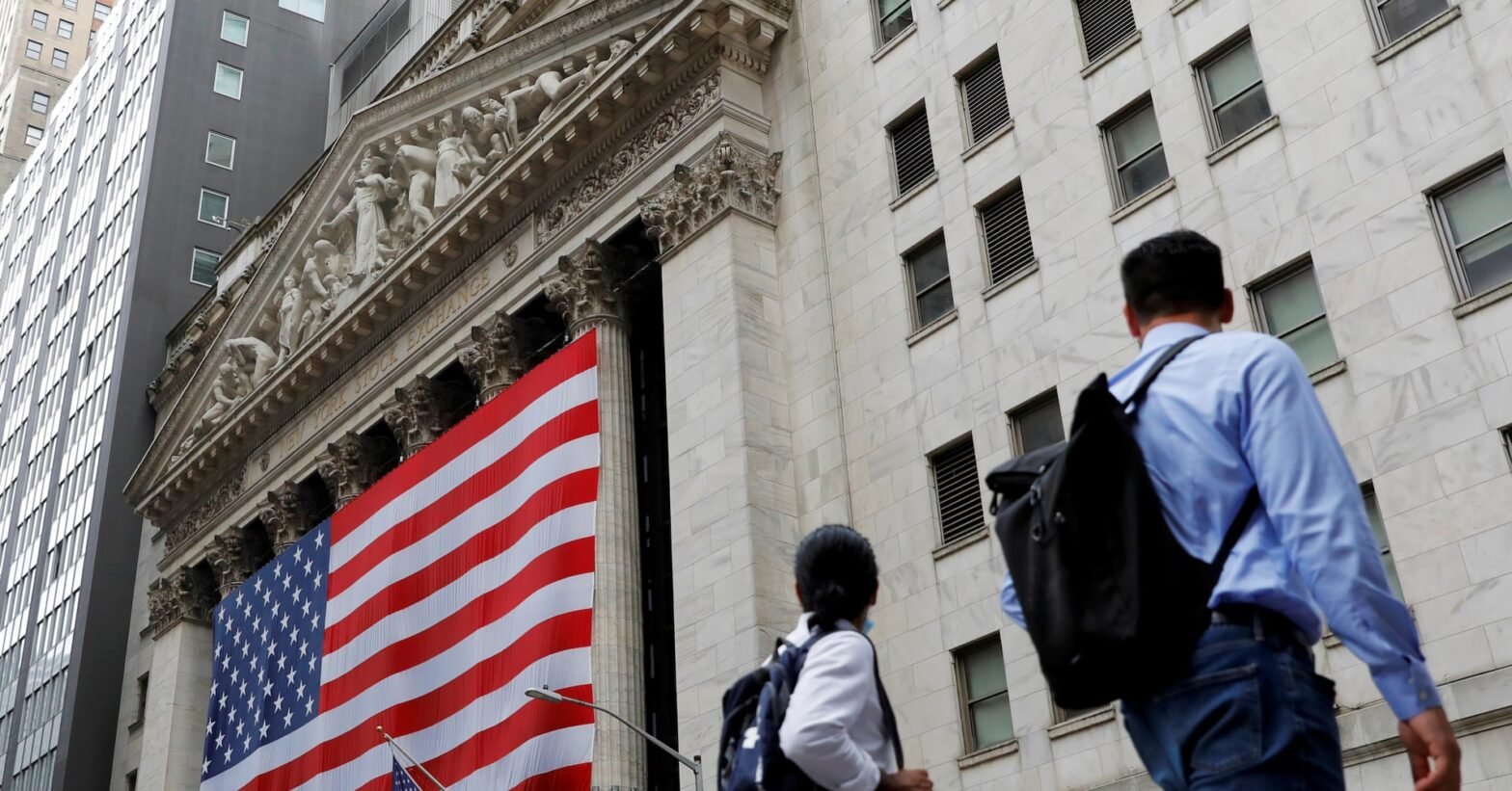 us-equity-funds-gain-weekly-inflows-amid-renewed-hopes-of-rate-cut