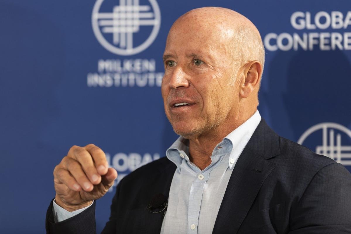 real-estate-billionaire-barry-sternlicht-puts-his-finger-on-the-‘impossible’-thing-holding-miami-back-from-really-becoming-wall-street-south:-the-schools