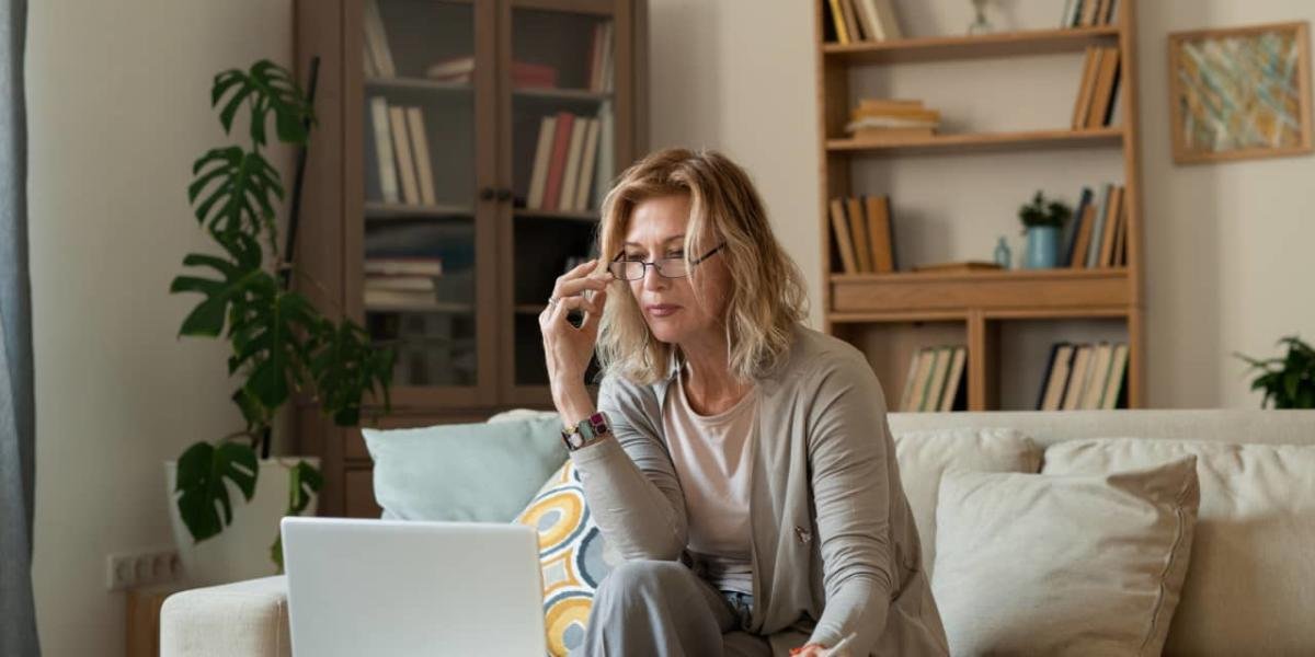 i’m-67-with-$25,000-saved-for-retirement,-but-i-just-got-a-big-pay-raise.-should-i-claim-social-security-now-while-i’m-still-working?