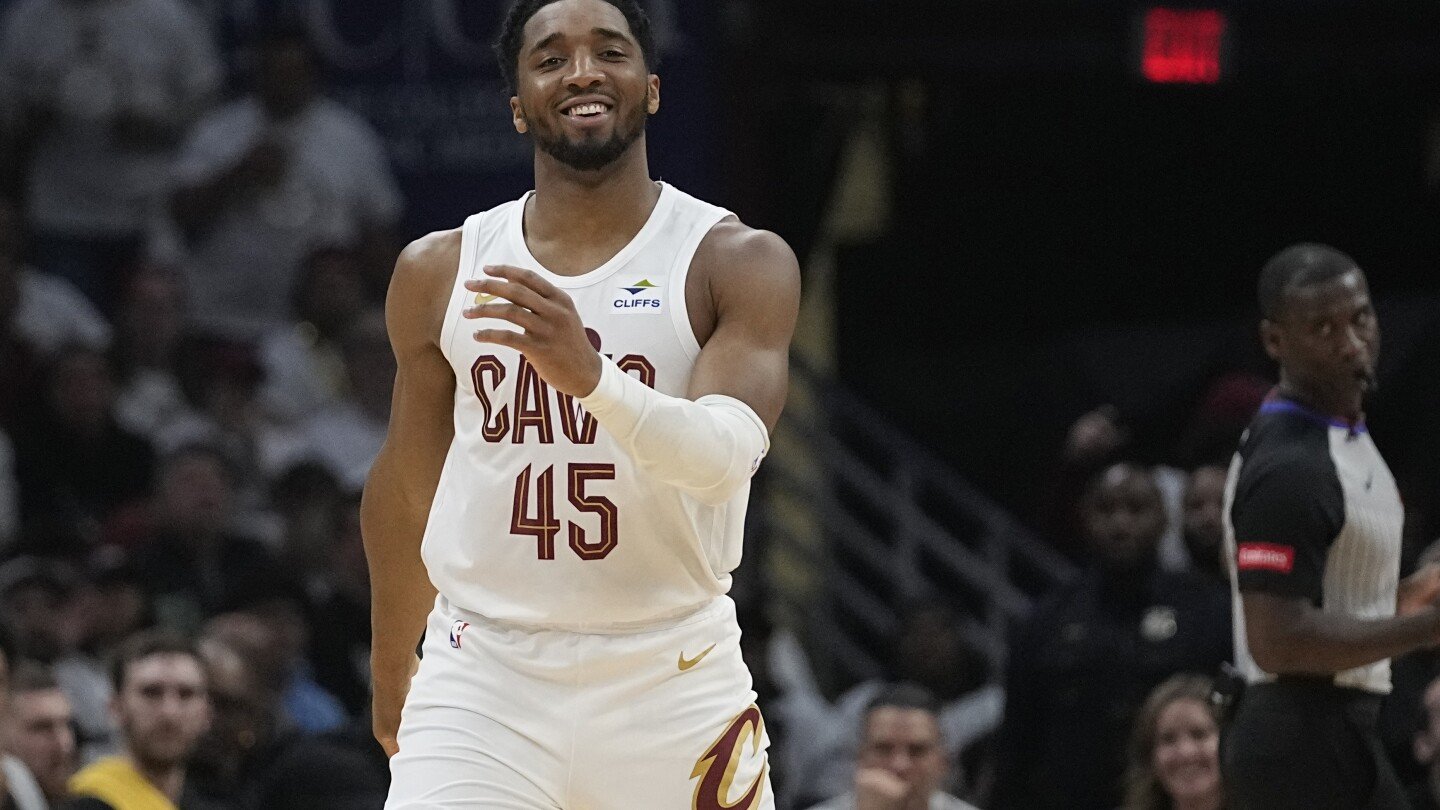 mitchell-has-33-points,-but-cavaliers-can’t-contain-tatum-and-brown-in-game-3-loss-to-celtics