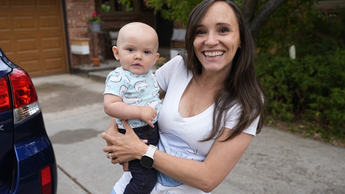 more-us-parents-than-ever-have-paid-leave-this-mother’s-day-–-but-most-still-don’t