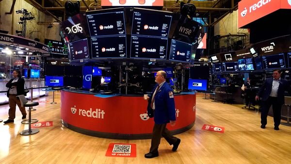 wall-street-week-ahead:-investors’-focus-on-inflation-&-retail-sales-data,-walmart-earnings