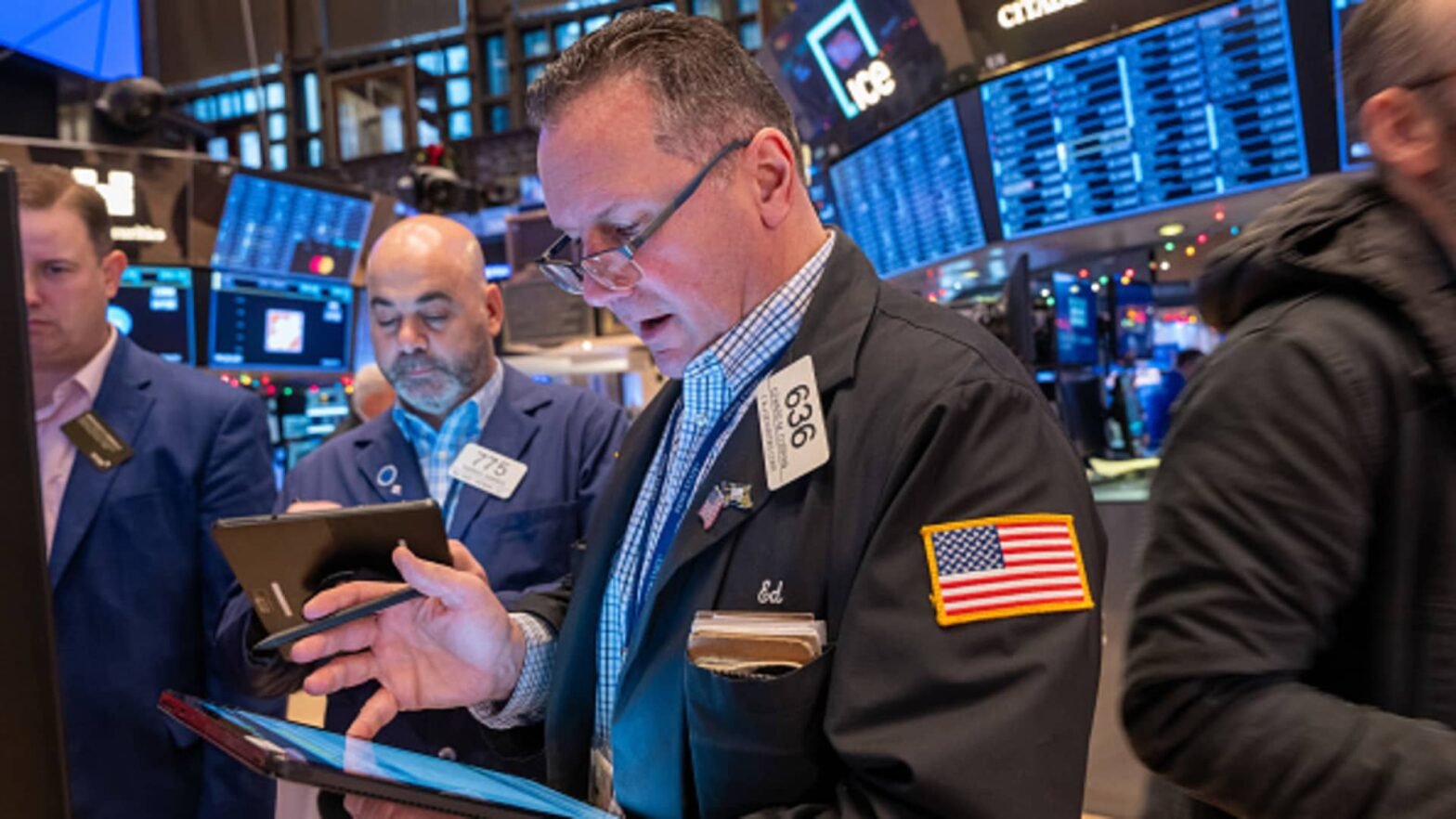 stock-futures-are-little-changed-after-dow’s-best-week-of-the-year,-investors-look-toward-inflation-data:-live-updates