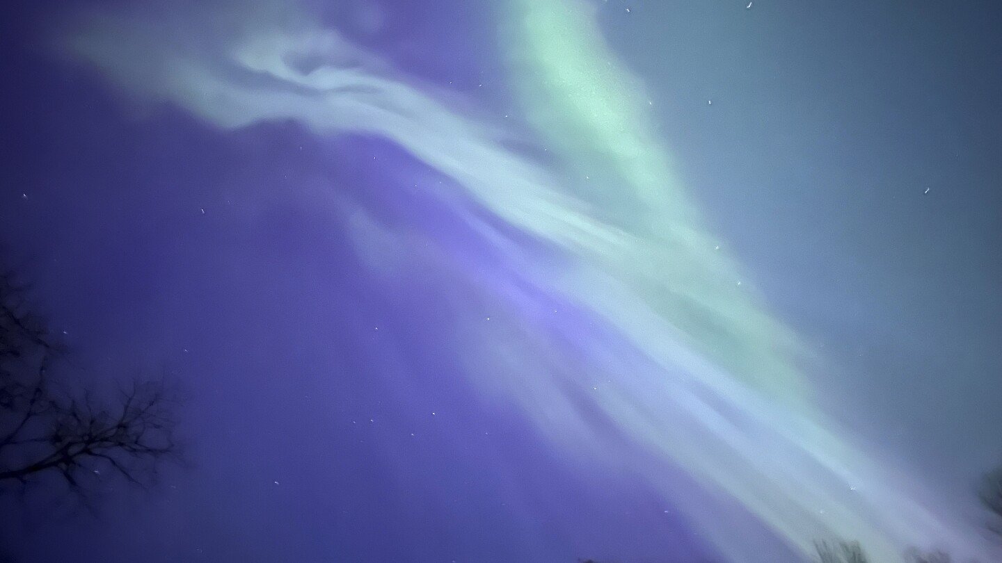 missed-friday’s-northern-lights?-the-global-light-show,-in-photos