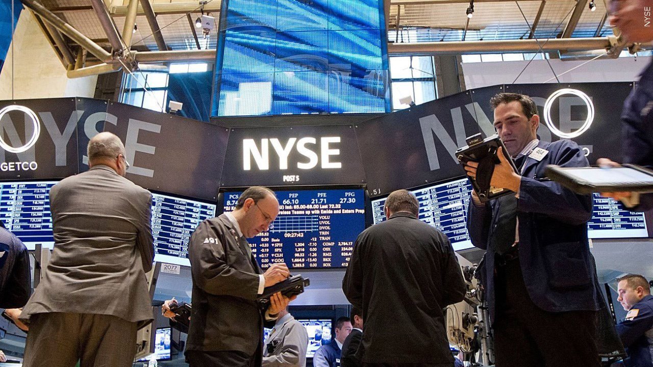 stock-market-today:-wall-street-drifts-around-the-edge-of-its-record
