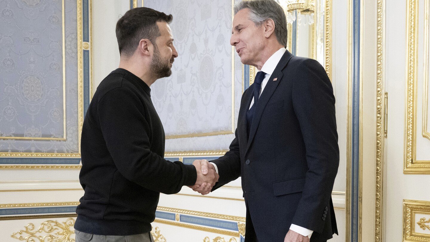 blinken-visits-ukraine-to-tout-us-support-for-kyiv’s-fight-against-russia’s-advances