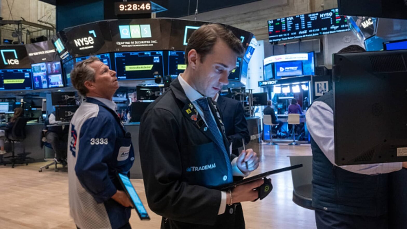 stock-futures-are-little-changed-after-s&p-500-closes-above-5,300-for-the-first-time:-live-updates